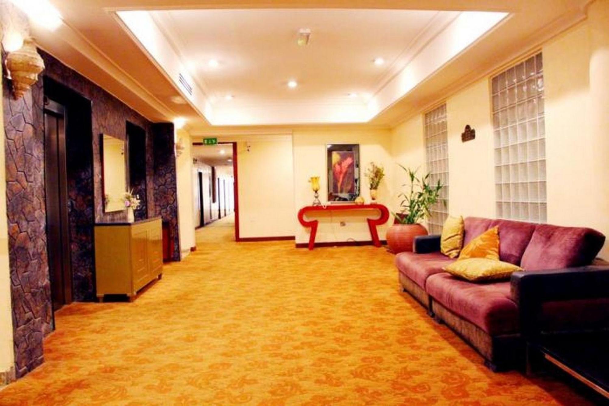 Room In Lodge - The Chelsea Hotel Abudża Zewnętrze zdjęcie